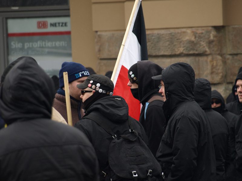 "Autonome Nationalisten" Autonome Nationalisten bei einer Versammlung. netz-gegen-nazis.de