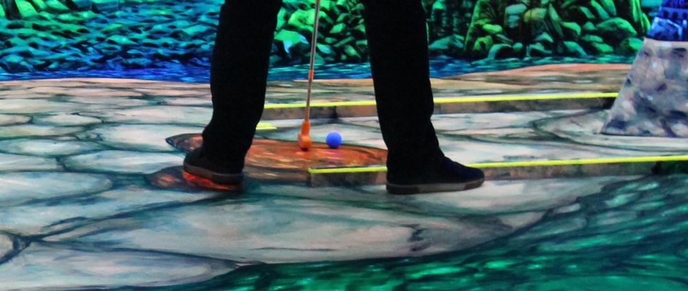 Um den Golfball im Loch zu versenken, braucht ihr sehr viel Gefühl. (Foto: Jonathan)