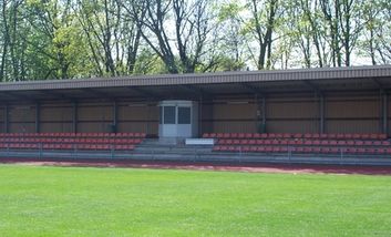 Die Tribüne der kleinen Kampfbahn. (Foto: Landeshauptstadt Düsseldorf)