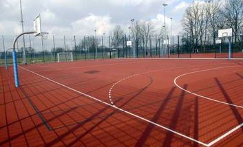 Das Kunststoff-Kleinspielfeld. (Foto: Landeshauptstadt Düsseldorf)