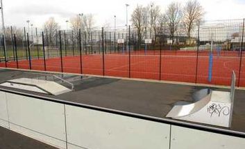 Die Skaterbahn liegt direkt neben dem Kleinspielfeld. (Foto: Landeshauptstadt Düsseldorf)