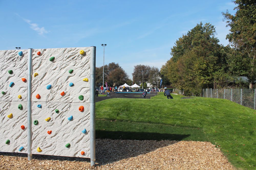 Und man ist im Anschluss wieder sofort auf der "Bahn". Die liegt direkt daneben. Foto: Niklas