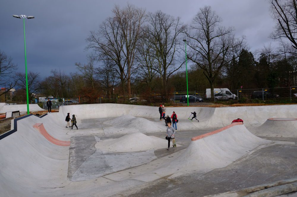 Der neue Skatepark in Eller bietet für Anfänger, Fortgeschrittene und Profis viele Elemente zum Üben. (Foto: youpod)