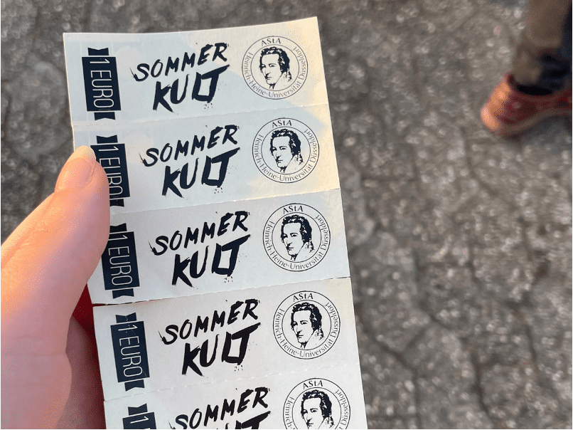 Wertmarken, die ich erworben habe. Die benötigt man nämlich für den Kauf von Getränken auf dem Festival. (Foto: Athina) Wertmarken, die ich erworben habe. Die benötigt man nämlich für den Kauf von Getränken auf dem Festival. (Foto: Athina)