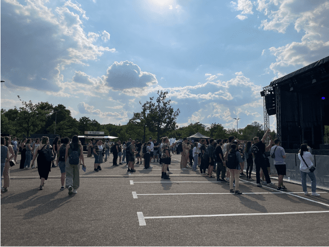 Endlich angekommen beim Festival! Der erste Eindruck (Foto: Athina) Endlich angekommen beim Festival! Der erste Eindruck (Foto: Athina)