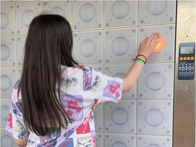 Auch ich habe die Wand bei den Technikern ausprobiert :) (Foto: Athina) Auch ich habe die Wand bei den Technikern ausprobiert :) (Foto: Athina)