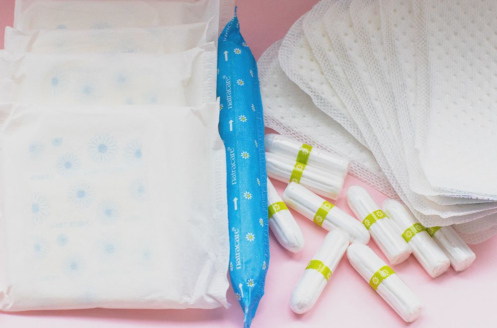 In Düsseldorf gibt es immer mehr kostenfreie Binden und Tampons. (Foto: unsplash.com)