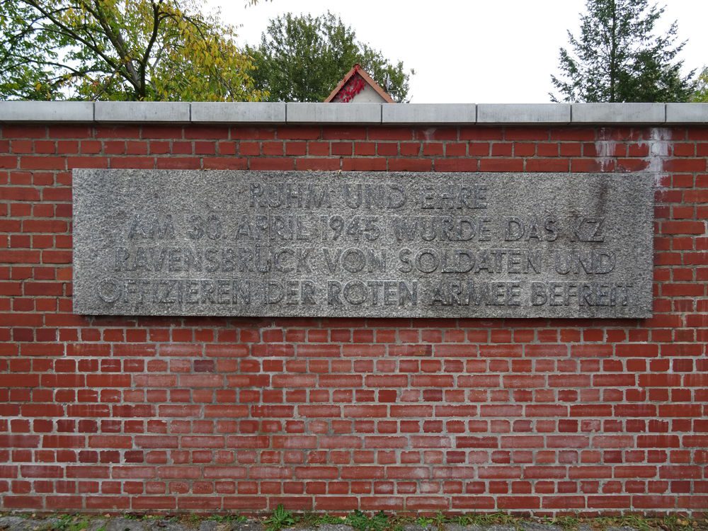 Schlafen, wo Mörder wohnten - Jugendbildungsfahrt ins KZ Ravensbrück Jonas Einck