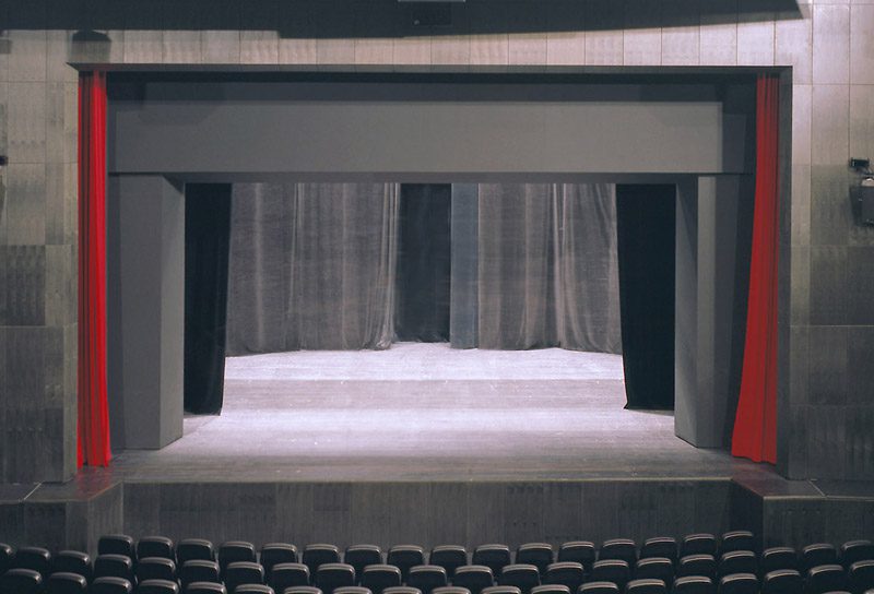 Blick auf die Bühne des Rheinischen Landestheaters Neuss Rheinisches Landestheater Neuss
