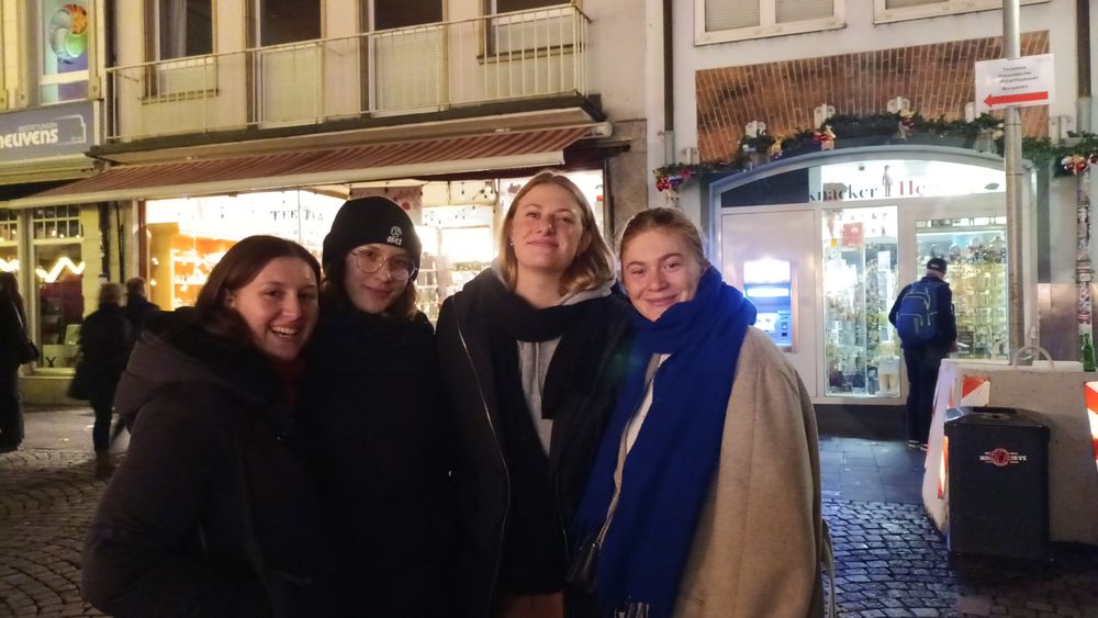 Cora, Lena und ihre Freundinnen möchten im nächsten Jahr einfach das Leben genießen. (Foto: Youpod)