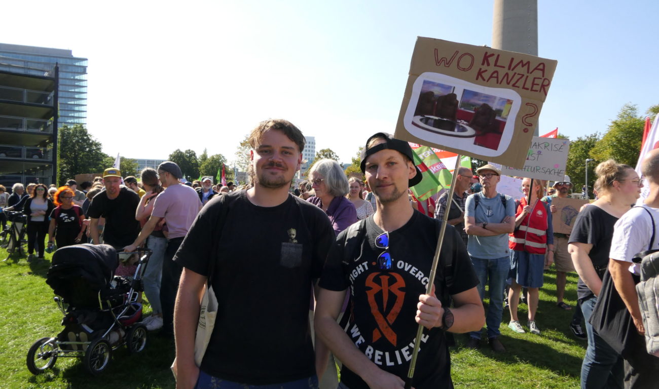 Rafael (24) und Maurice (32) haben von der jetzigen Regierung mehr erwartet. (Foto: youpod) Rafael (24) und Maurice (32) haben von der jetzigen Regierung mehr erwartet. (Foto: youpod)