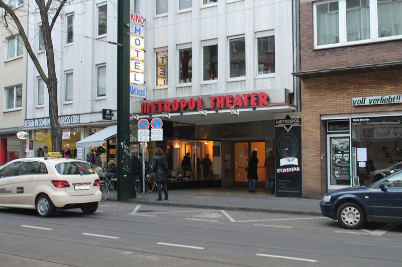 Dieses Foto zeigt das Kino im Jahr 1949. Archiv Heimatverein Bilker Heimatfreunde e. V. Dieses Foto zeigt das Kino im Jahr 1949. Archiv Heimatverein Bilker Heimatfreunde e. V.