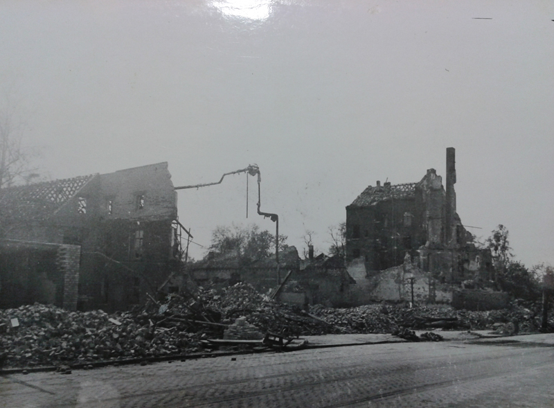 Früher stand dort die Eisengießerei Schwarz, die im Krieg ebenfalls zerstört wurde.  Archiv Heimatverein Bilker Heimatfreunde e. V. Früher stand dort die Eisengießerei Schwarz, die im Krieg ebenfalls zerstört wurde. Archiv Heimatverein Bilker Heimatfreunde e. V.
