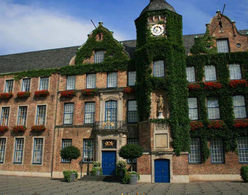 Jugendrat informiert sich zu politischem Extremismus Politischer Extremismus war das Thema bei der vergangenen Jugendratssitzung im Rathaus. youpod