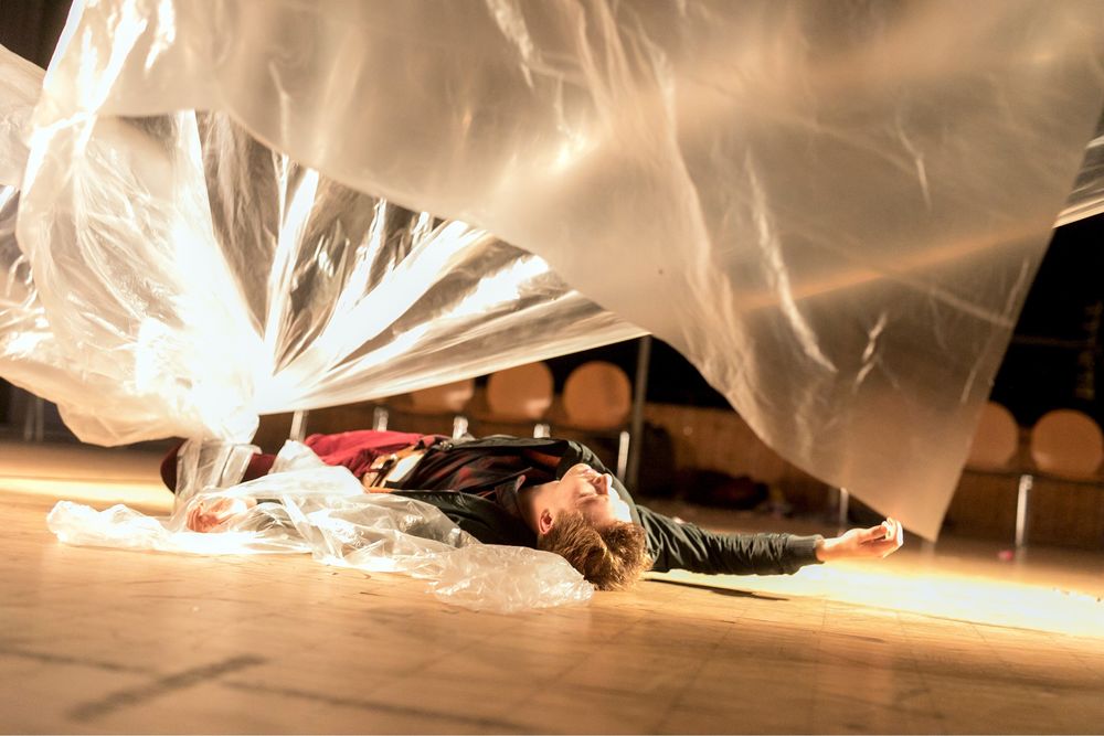 Die Leiden des jungen Werther – Ein Sturz ins Unglück in Club-Atmosphäre Auf dem Bild: Eduard Lind – Foto: David Baltzer