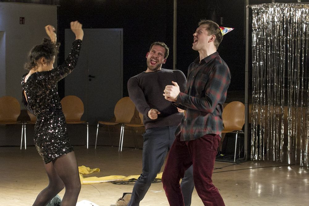 Auf dem Bild: Davina Donaldson, Moritz Otto, Eduard Lind – Foto: David Baltzer Auf dem Bild: Davina Donaldson, Moritz Otto, Eduard Lind – Foto: David Baltzer