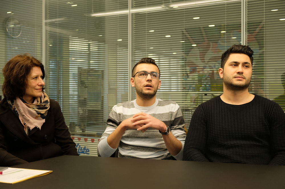 Die Geflüchteten erzählen von dem Programm "Ausbildung-Chance-Düsseldorf".  (Foto: youpod) Die Geflüchteten erzählen von dem Programm "Ausbildung-Chance-Düsseldorf". (Foto: youpod)