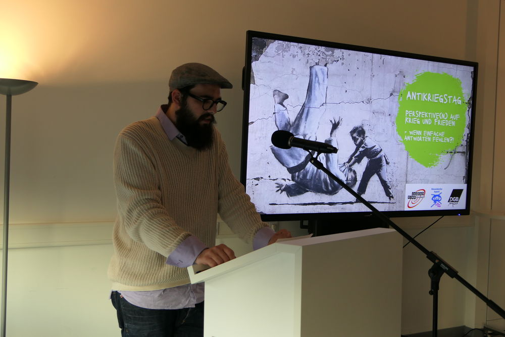 Andreas stellte als Stellvertreter für den Jugendring die Geschichte von Maria aus Mariupol vor. (Foto: youpod / Vivian)