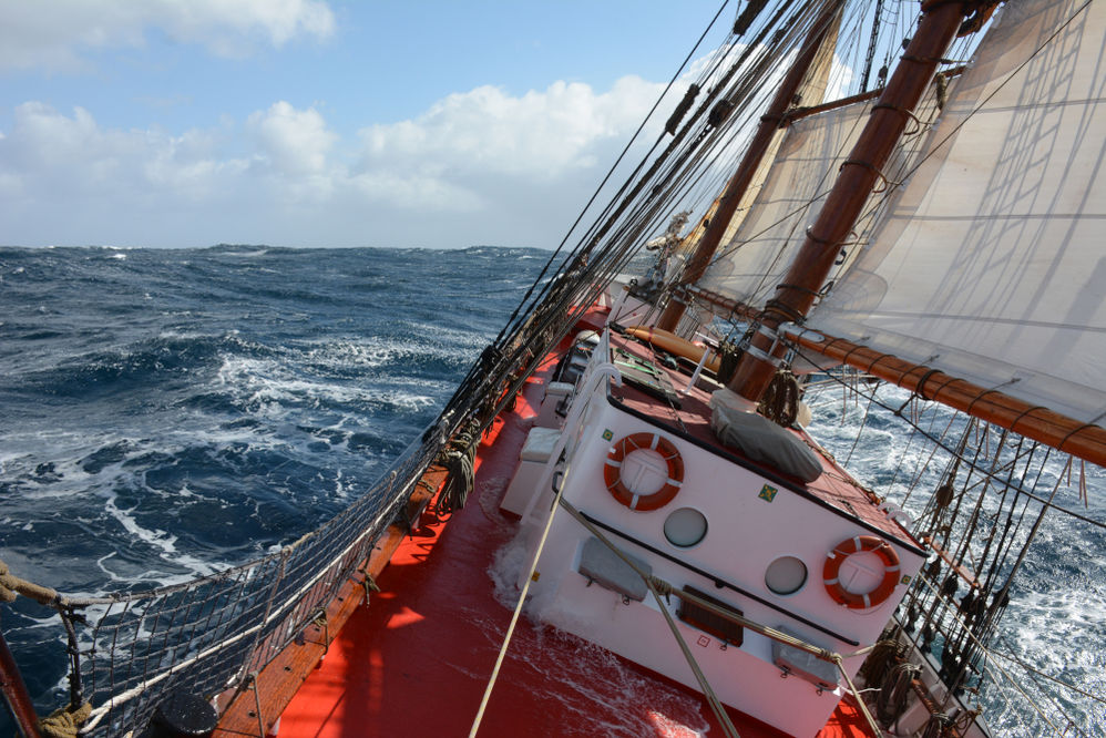 Das Schiff in Schieflage. Foto: KUS Das Schiff in Schieflage. Foto: KUS