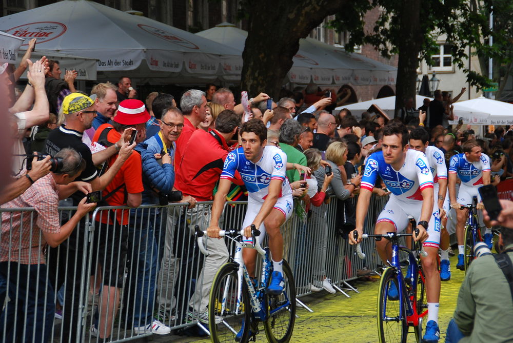 Am Urige erwartet ausgelassene Stimmung und viel Applaus die Fahrer (Foto: youpod)