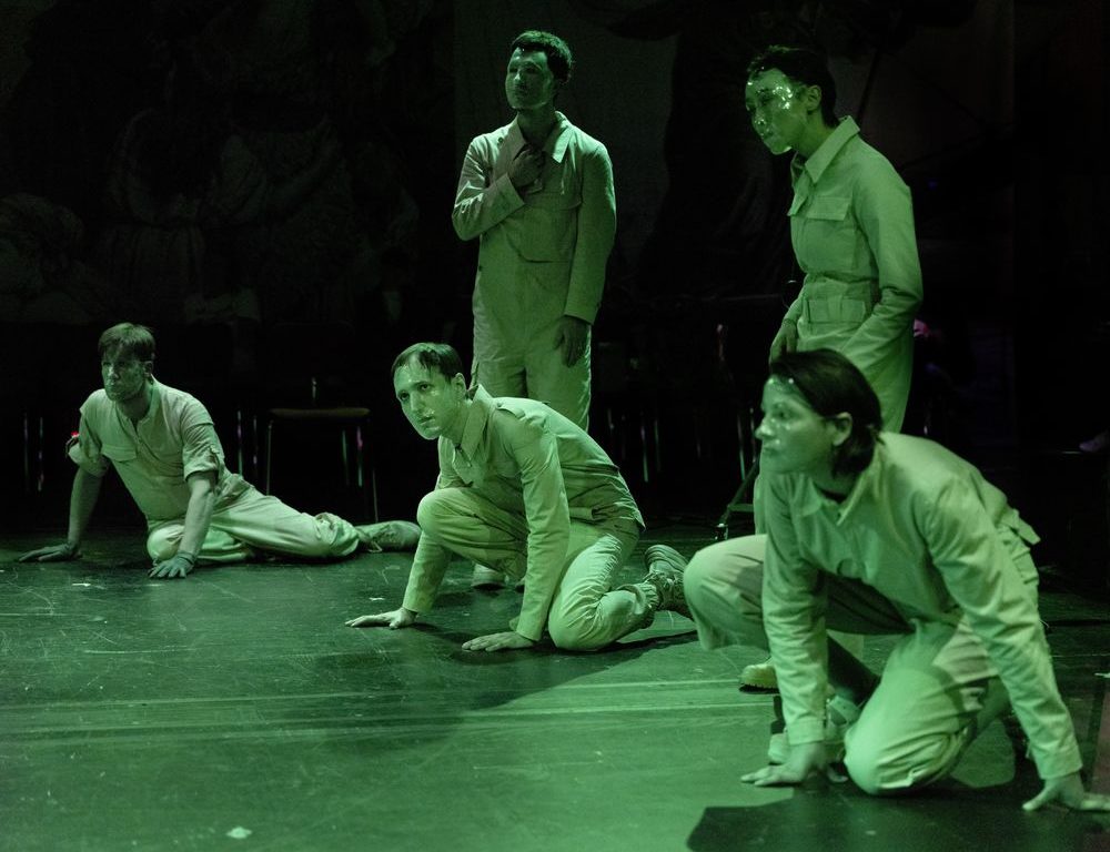 Auf dem Bild: Nikolaus Bender, Sean McDonagh, Alexander Angeletta, Nicola Gründel, Hannah Müller – Foto: Julian Röder Auf dem Bild: Nikolaus Bender, Sean McDonagh, Alexander Angeletta, Nicola Gründel, Hannah Müller – Foto: Julian Röder