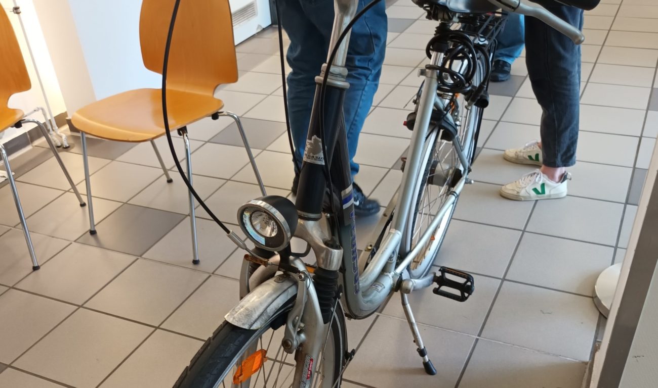 Unser mitgebrachtes Fahrrad hatte eine defekte Gangschaltung. (Foto: Youpod/Athina)