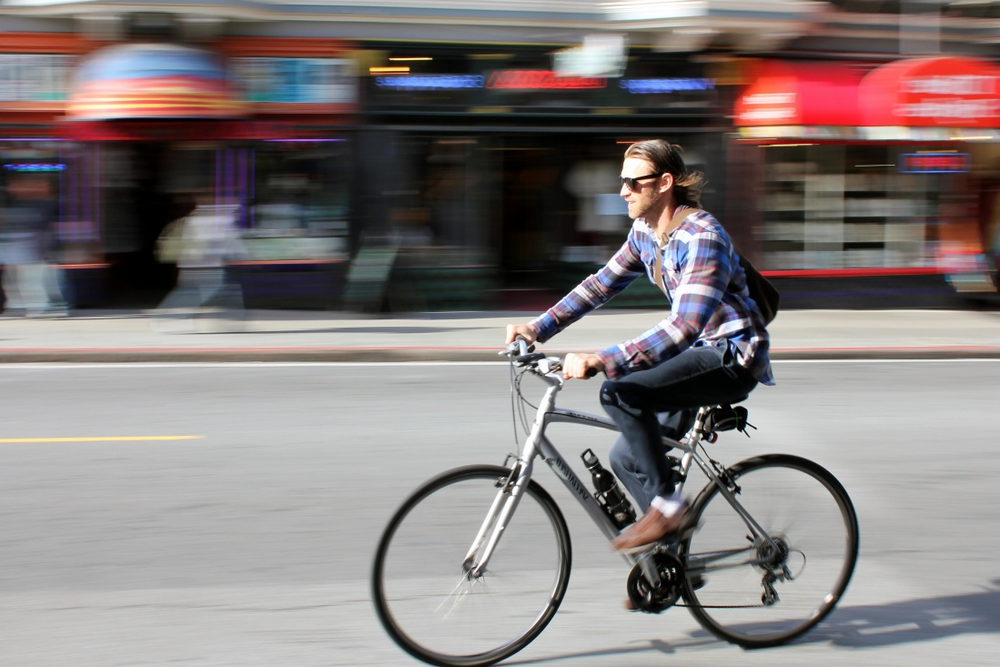 Jugendrat fordert Öffnung von Fahrspuren für Radverkehr Radfahren in der Stadt - CC0 https://pixnio.com/de/sport-de/radfahren-sport/strase-strase-rad-menschen-stadt-strase-stadt-fahrrad#