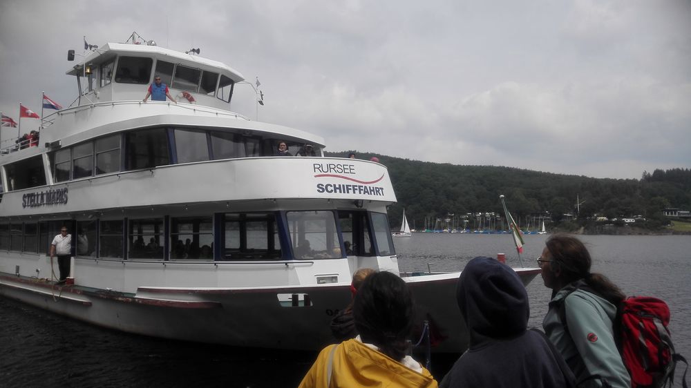 Fähre über den Rursee | Jugendrat Düsseldorf Fähre über den Rursee | Jugendrat Düsseldorf