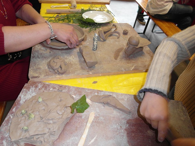 Sport, Karneval und Kunst – Angebote der Freizeiteinrichtungen Kreative Angebote gibt es beispielsweise in der Spieloase. Spieloase