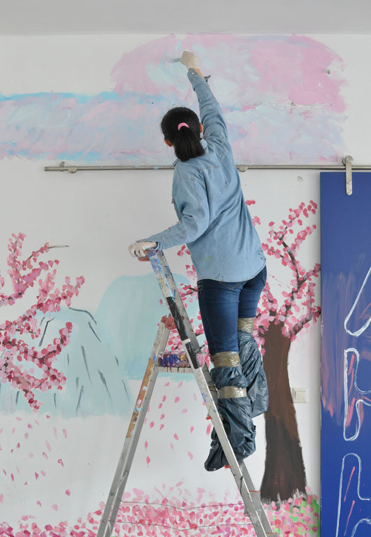 Andere Bilder zeigen den Frühling und sind hoffnugnsvoll. Jugendprojekt Matassa Andere Bilder zeigen den Frühling und sind hoffnugnsvoll. Jugendprojekt Matassa