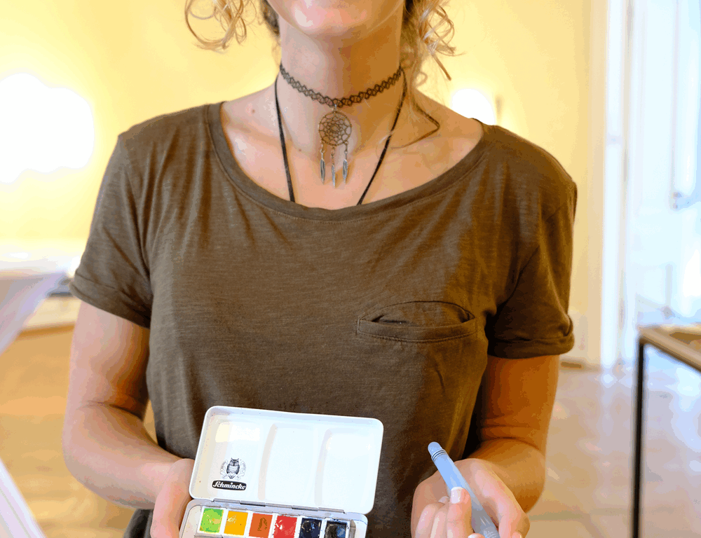 Aquarellkasten und Pinsel gehören nicht nur zur Grundausstattung, sondern sind im Alltag immer mit dabei. (Foto: Christina Behrens) Aquarellkasten und Pinsel gehören nicht nur zur Grundausstattung, sondern sind im Alltag immer mit dabei. (Foto: Christina Behrens)