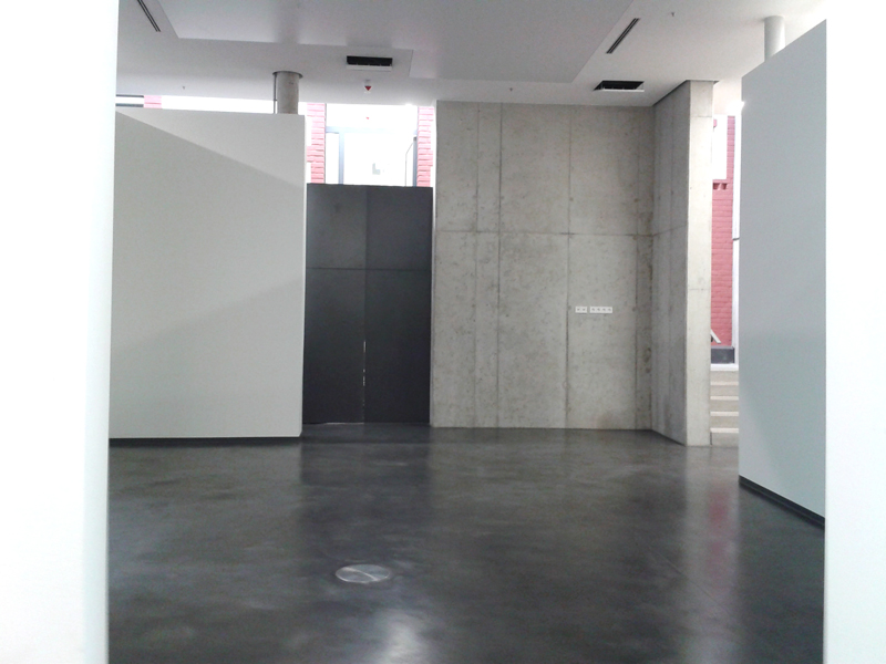 Auf einem Großteil des Innenhofes steht der Neubau, der die Räume an der Mühlen- mit denen an der Andreasstraße verbindet. jt Auf einem Großteil des Innenhofes steht der Neubau, der die Räume an der Mühlen- mit denen an der Andreasstraße verbindet. jt