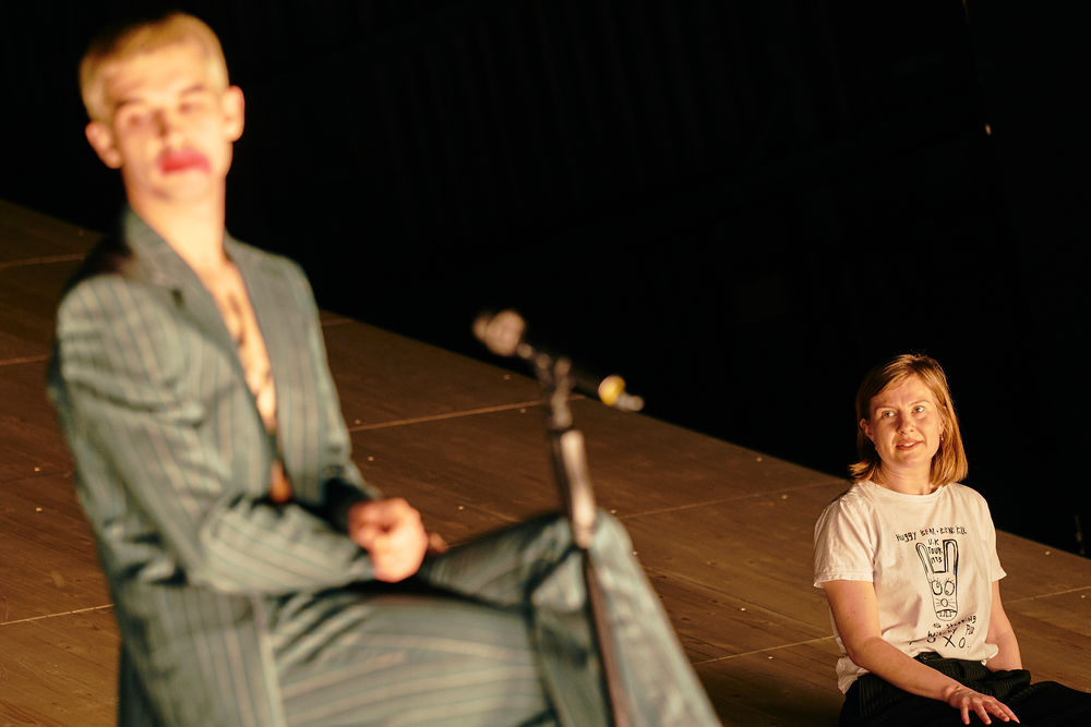 Auf dem Bild: William Cooper, Anna Drexler – Foto: Matthias Horn Auf dem Bild: William Cooper, Anna Drexler – Foto: Matthias Horn