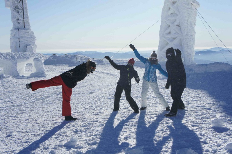 Die Reisholzer Schüler sind in dicker Skikleidung auf dem Mount Washington angekommen. Oliver Ostendarp/Freies Christliches Gymnasium