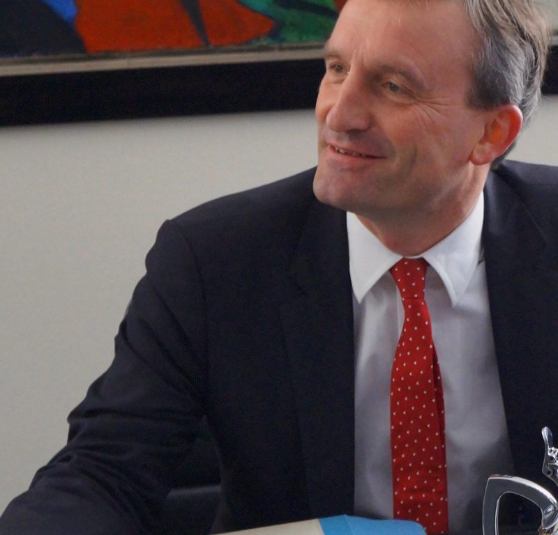 Frisch im Amt: OB Geisel denkt an Schulen und die Toten Hosen Frisch im Amt: OB Geisel denkt an Schulen und die Toten Hosen