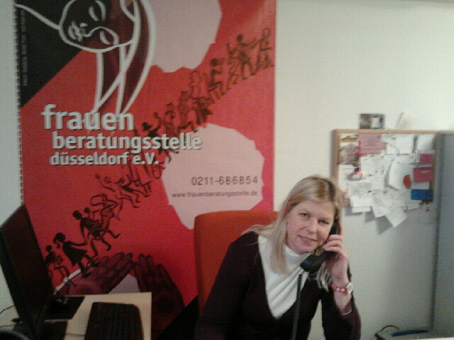 Etta Hallenga berät und begleitet Frauen, die vergewaltigt worden sind. Natalie Dayekh Etta Hallenga berät und begleitet Frauen, die vergewaltigt worden sind. Natalie Dayekh