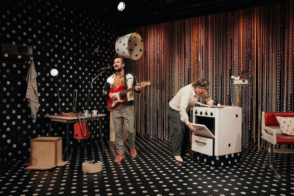 "Oma Monika – was war?" – Foto: Alex Wunsch "Oma Monika – was war?" – Foto: Alex Wunsch