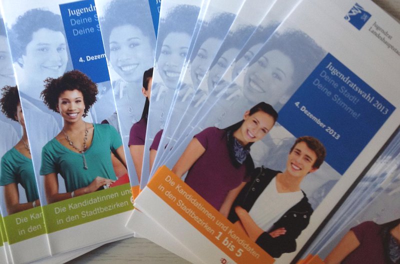 Ran an die Urne – Jugendliche wählen ab Montag ihren Jugendrat Die Flyer zur Jugendratswahl liegen bereit. Jugendrat Düsseldorf