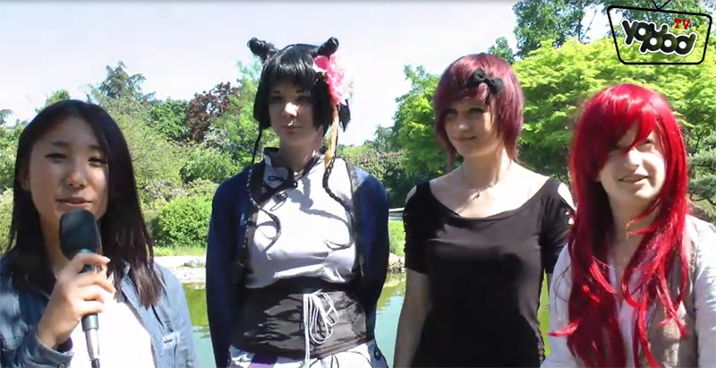 "Wir Cosplayer sind tolerant" youpod-Reporterin Leiling (l.) im Interview mit den drei Cosplayerinnen. Screenshot, youpod
