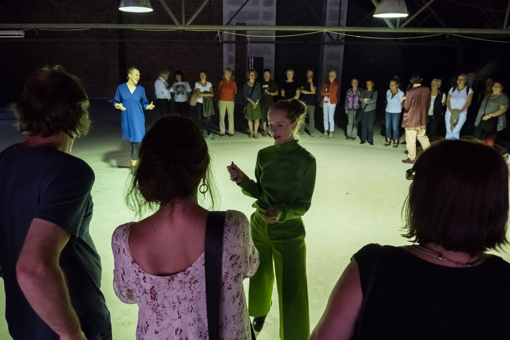 Mystisch-futuristische Atmosphäre erwartet die Besucher bei der Einführung. (Foto: Ralf Puder) Mystisch-futuristische Atmosphäre erwartet die Besucher bei der Einführung. (Foto: Ralf Puder)
