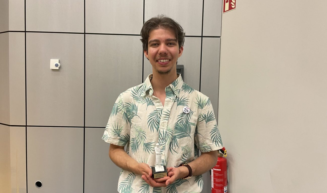Finn (25) bezieht in seinem Vortrag Verbindungen zum Alltag her. (Foto: Youpod / Athina) Finn (25) bezieht in seinem Vortrag Verbindungen zum Alltag her. (Foto: Youpod / Athina)