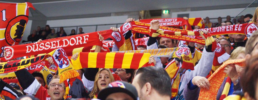 ... glückliche Fans ... (Justus B.) ... glückliche Fans ... (Justus B.)