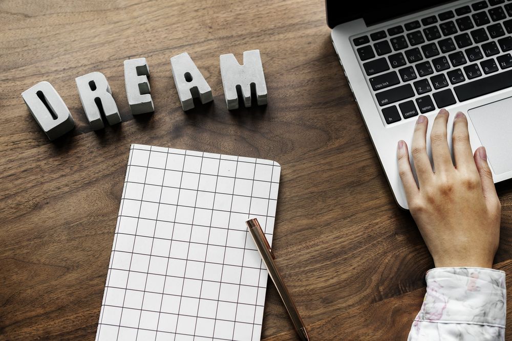 Egal ob schreiben, fotografieren oder filmen - bei youpod kannst du dich in journalistischen Jugendthemen kreativ austoben. (Foto: pixabay)