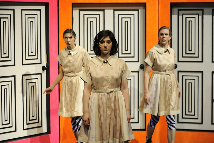 "Alice im Wunderland": Suche nach sich selbst in 70 Minuten "Aber ich möchte nicht unter Verrückte kommen" Sebastian Hoppe, Düsseldorfer Schauspielhaus