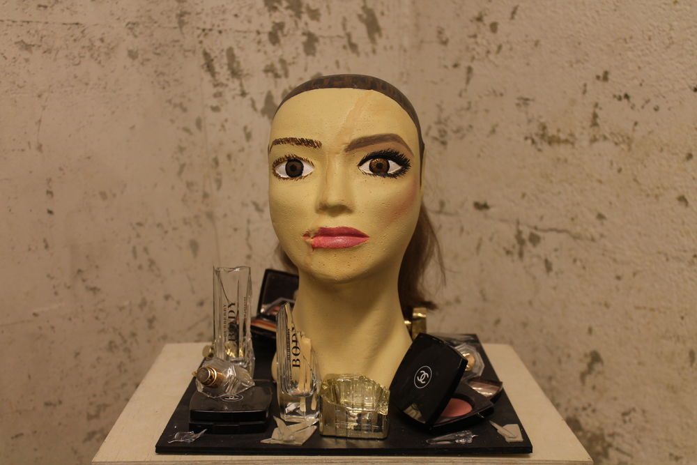 Geschminkt oder ungeschminkt? Das ist bei dem Werk von Adela Hass die Frage. (Foto: Christina Behrens) Geschminkt oder ungeschminkt? Das ist bei dem Werk von Adela Hass die Frage. (Foto: Christina Behrens)