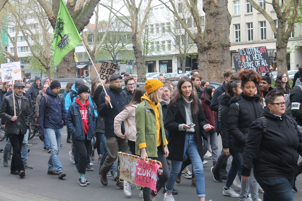 Von dort ging es über die Kö zum Landtag. (Foto: Niklas Ester)