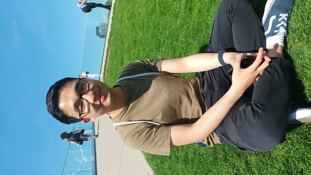 Danny (25): Ich finde, es sollte in der Stadt viel mehr von solchen grünen Orte geben. Wenn ich nicht gerade eine Maske tragen muss, wie in der Bahn, denke ich nicht mehr an Corona. Danny (25): Ich finde, es sollte in der Stadt viel mehr von solchen grünen Orte geben. Wenn ich nicht gerade eine Maske tragen muss, wie in der Bahn, denke ich nicht mehr an Corona.