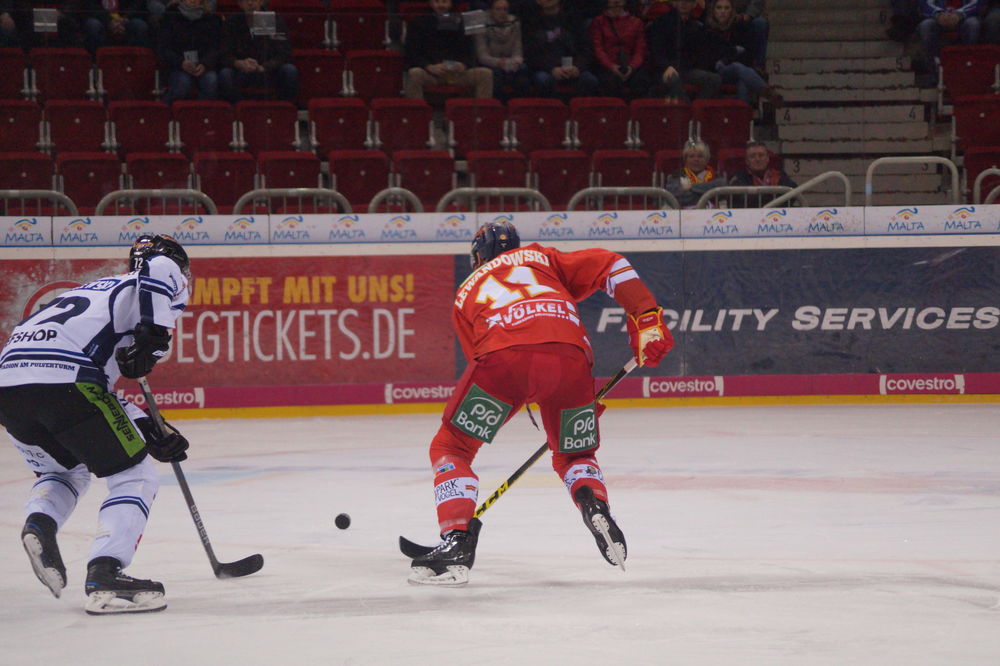 Zweikampf!; Foto: Justus B. Zweikampf!; Foto: Justus B.