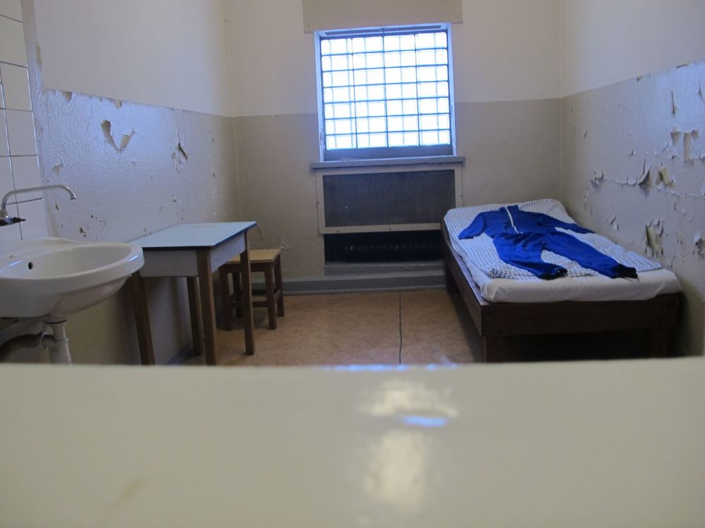Häftlingszelle im Stasi-Gefängnis Häftlingszelle im Stasi-Gefängnis