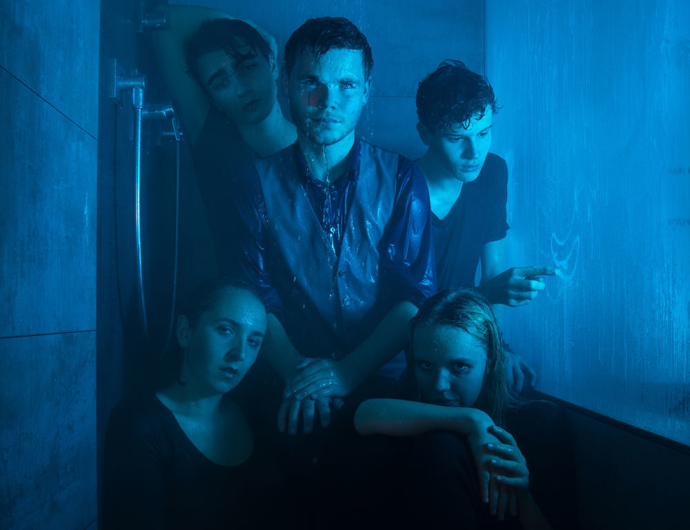 "Glashaus" ist das erste Stück beim Projekt "Freispiel" des Schauspielhauses, bei dem Jugendliche eine komplette Inszenierung alleine machen. (Foto: Lukas Marvin Thum) "Glashaus" ist das erste Stück beim Projekt "Freispiel" des Schauspielhauses, bei dem Jugendliche eine komplette Inszenierung alleine machen. (Foto: Lukas Marvin Thum)